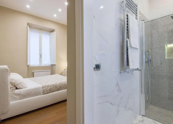 Apartment White House In